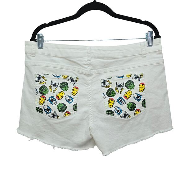 Marvel Graphic Print Shorts Juniors 13 White Stretch Denim Pockets Hulk Iron Man - Picture 2 of 12